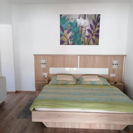 Kata Vendeghaz Guest house Buk